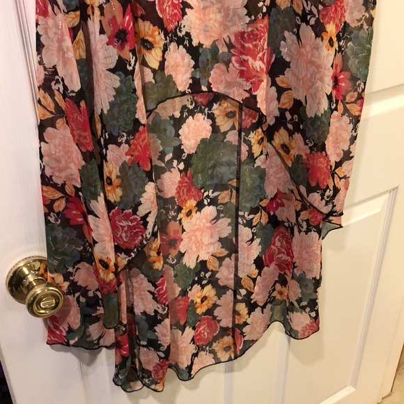 Beautiful Floral Plus Sheer Hi Low Top Size 3X Chacha Vente Unique - Picture 3 of 4